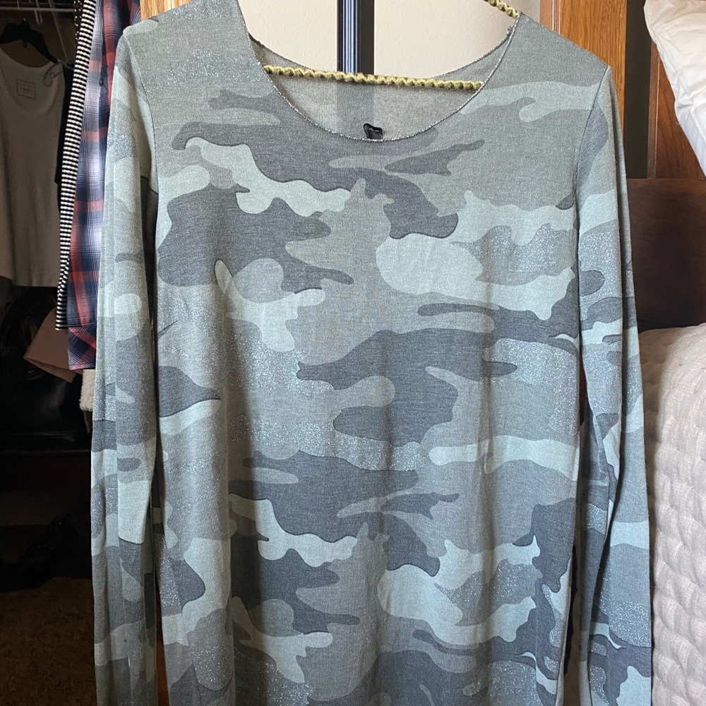 Camouflage long sleeve top